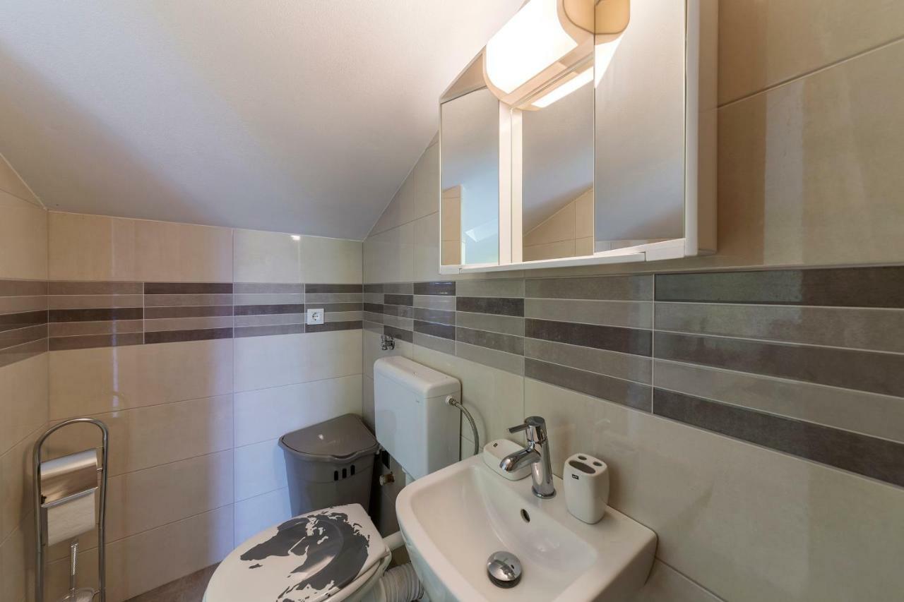 Apartmani Suzi Pula Buitenkant foto