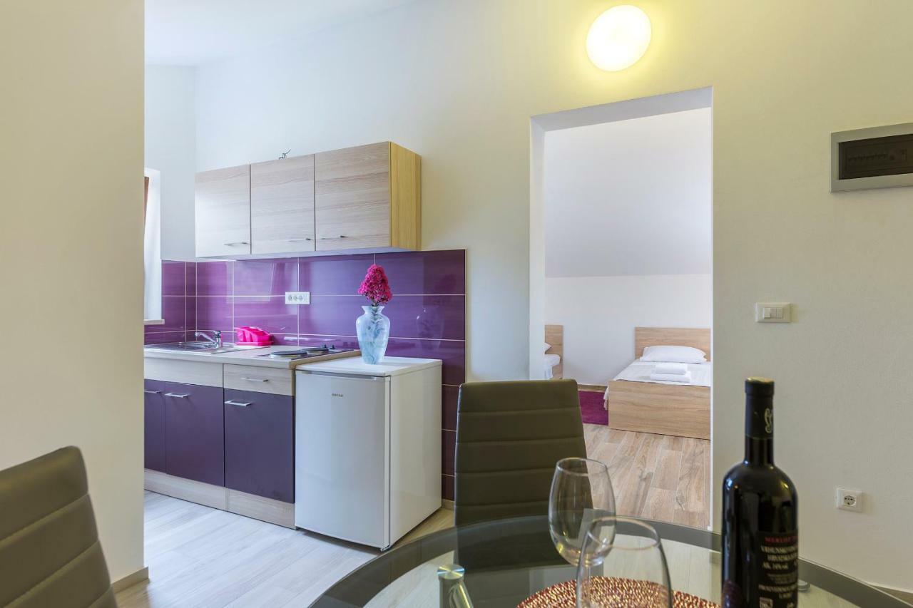 Apartmani Suzi Pula Buitenkant foto