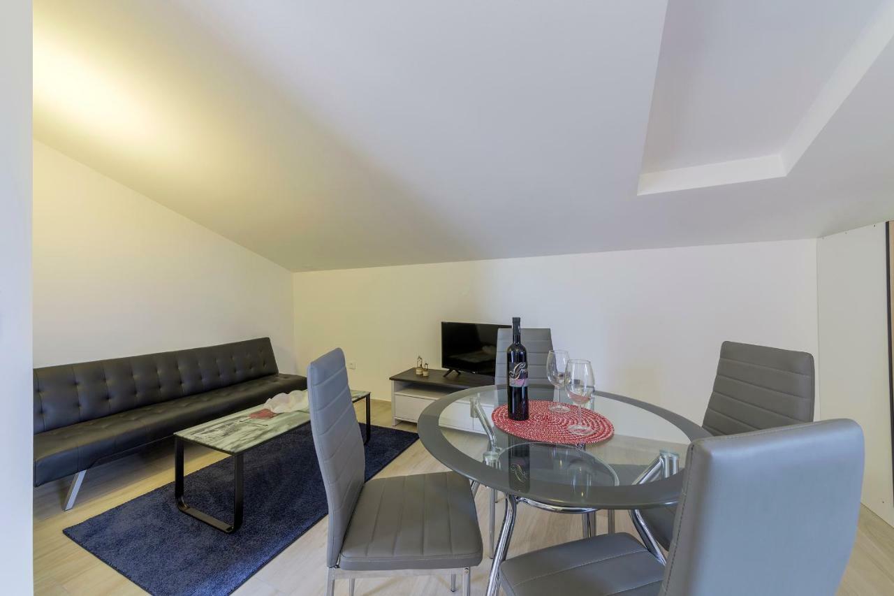 Apartmani Suzi Pula Buitenkant foto
