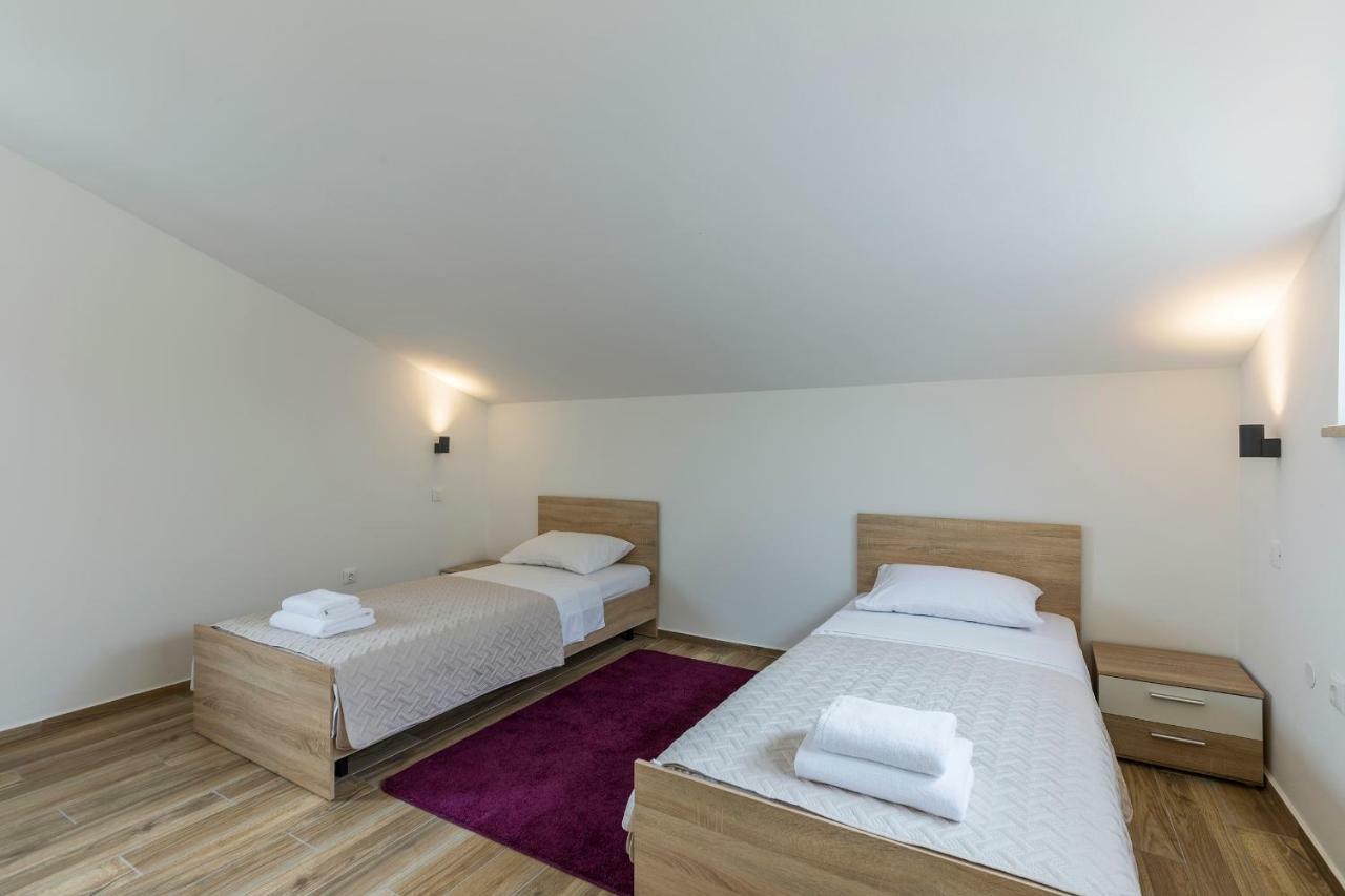 Apartmani Suzi Pula Buitenkant foto