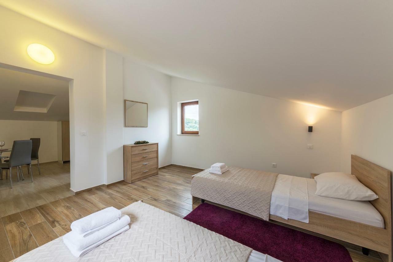Apartmani Suzi Pula Buitenkant foto