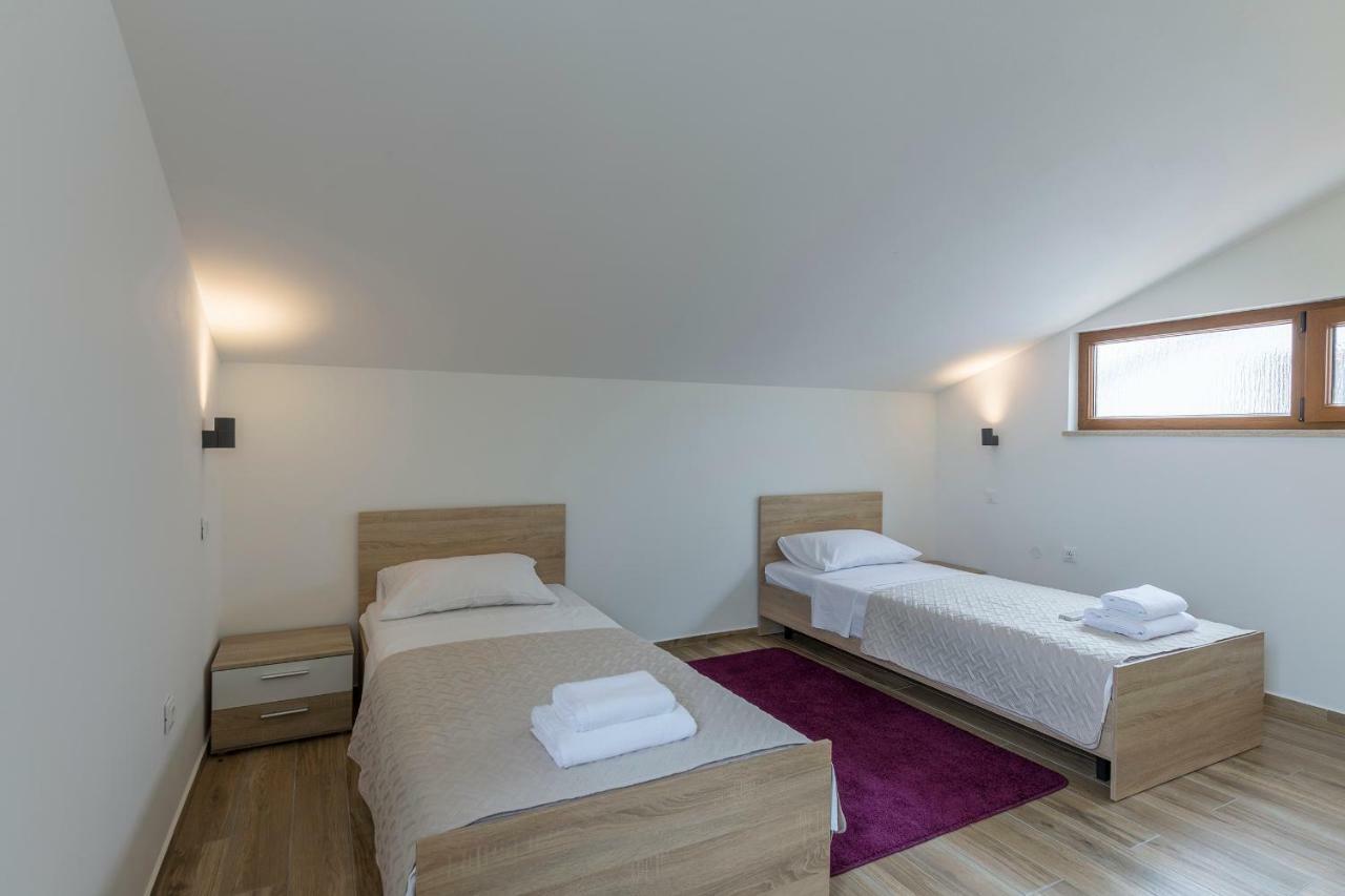 Apartmani Suzi Pula Buitenkant foto