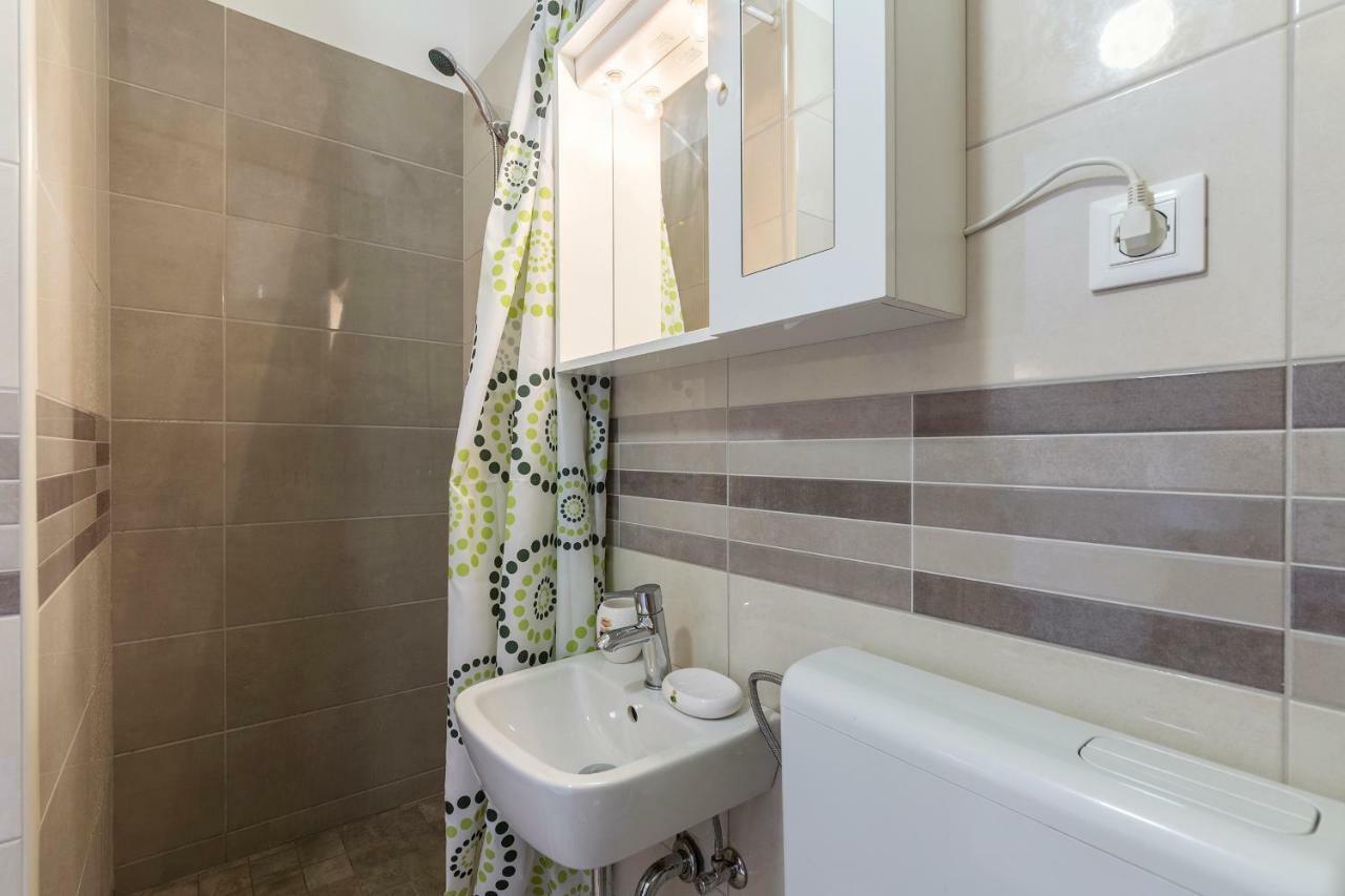 Apartmani Suzi Pula Buitenkant foto