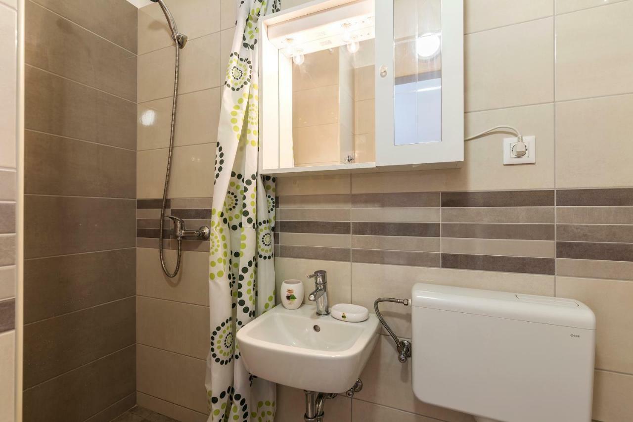 Apartmani Suzi Pula Buitenkant foto