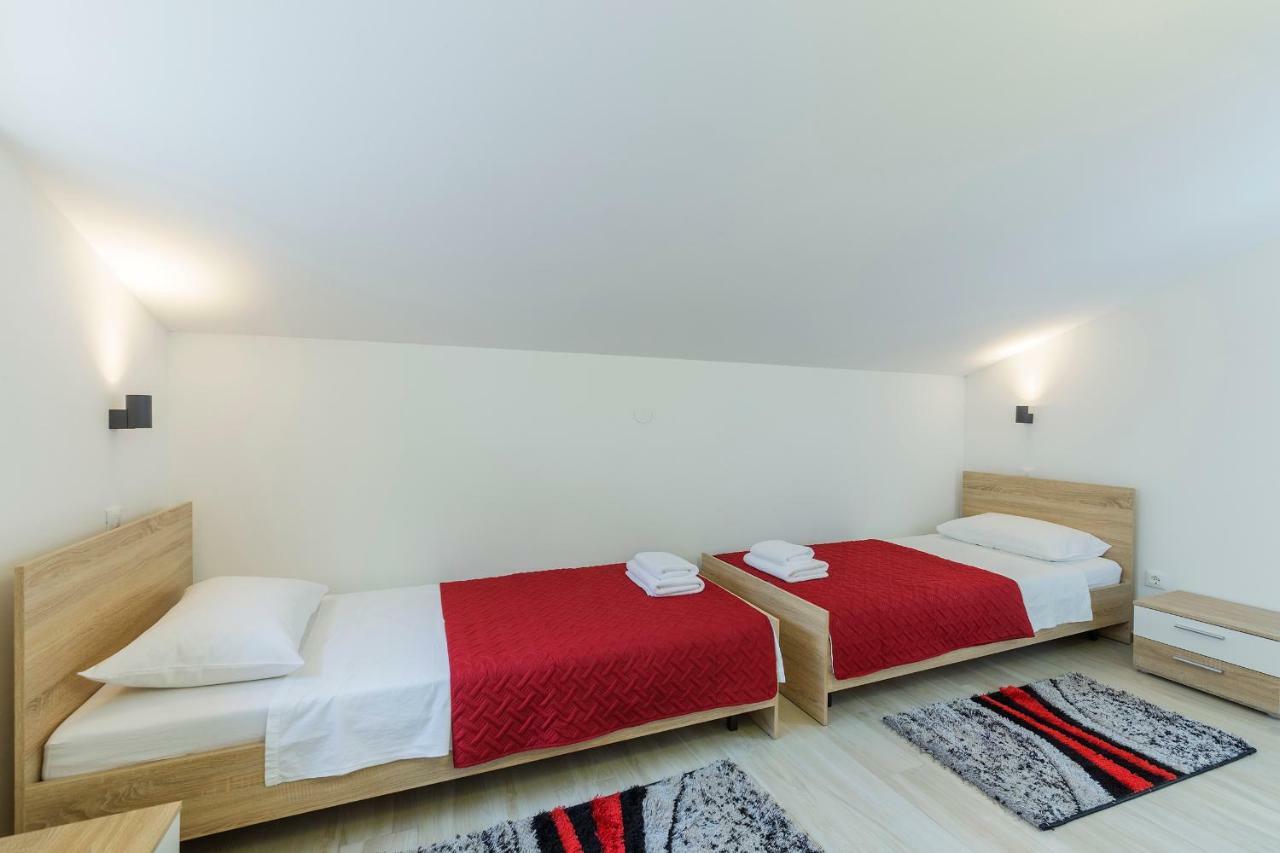 Apartmani Suzi Pula Buitenkant foto