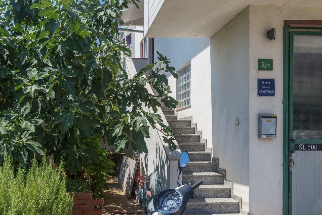 Apartmani Suzi Pula Buitenkant foto